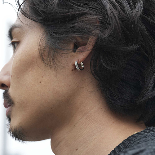 メンズアクセサリー カーヴィング ピアス ハンドメイド シルバー 