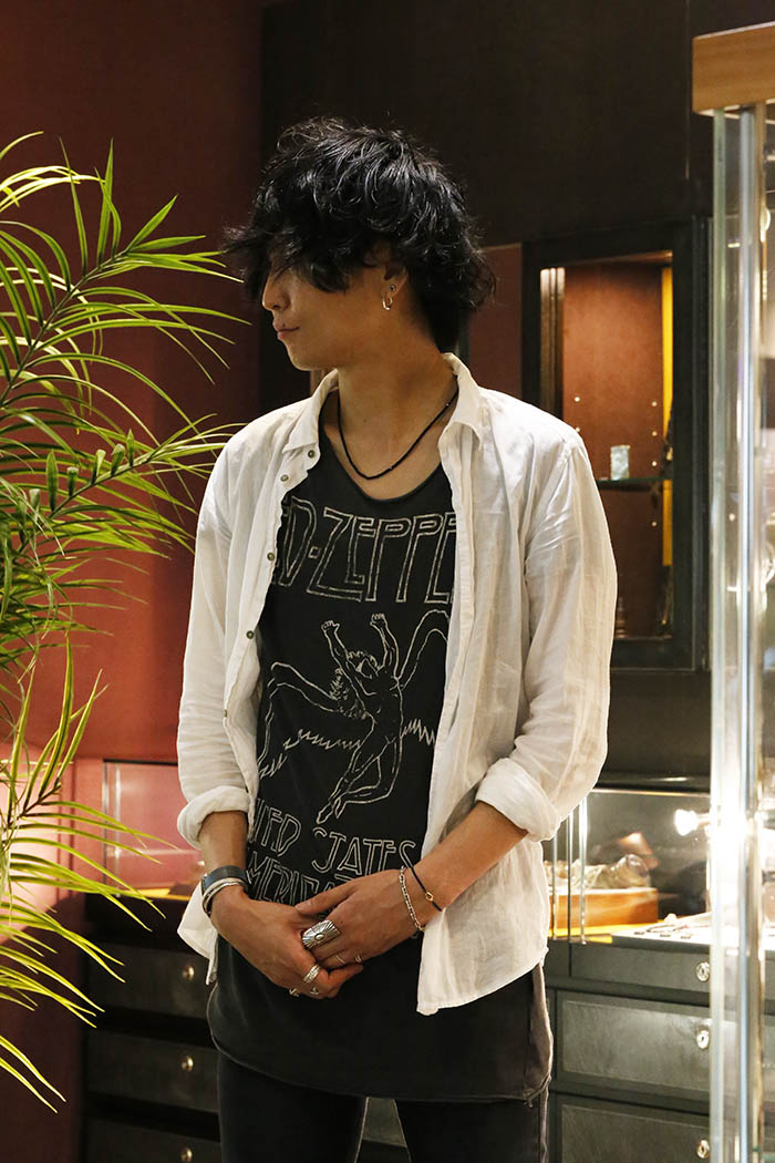 新宿タカシマヤ店店長 菱沼さん\r\n\r\n幸運のお守りとして毎日着用