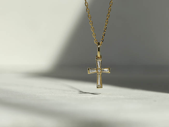 2021 CHRISTMAS MODEL\r\nHope Cross Necklace