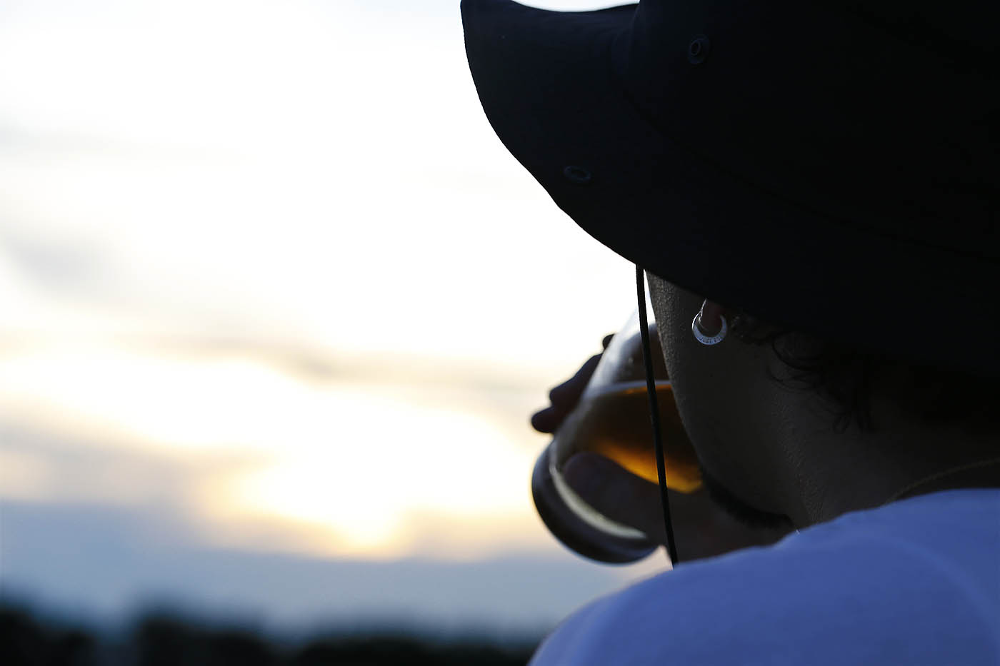 飾らないピアスで最高のチルタイムを満喫