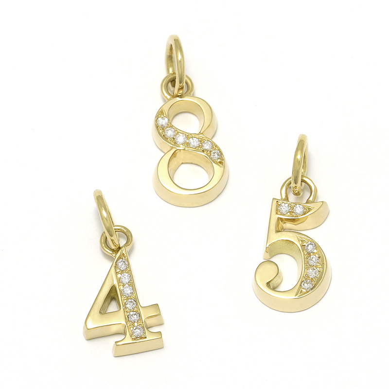 Number Pendant - K18Yellow Gold w/Diamond
