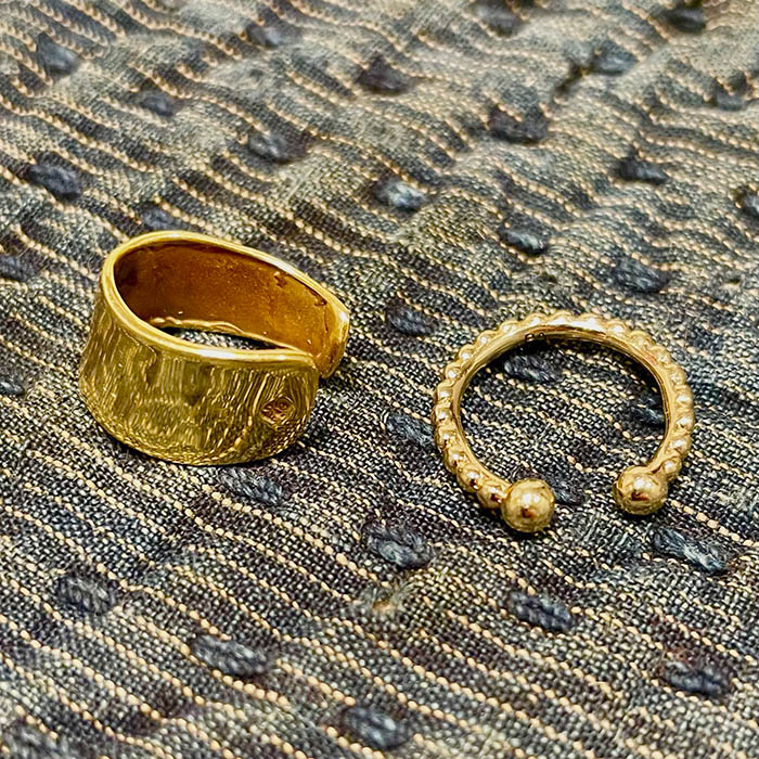 ピアスと合わせることで\r\nアレンジの幅が広がります