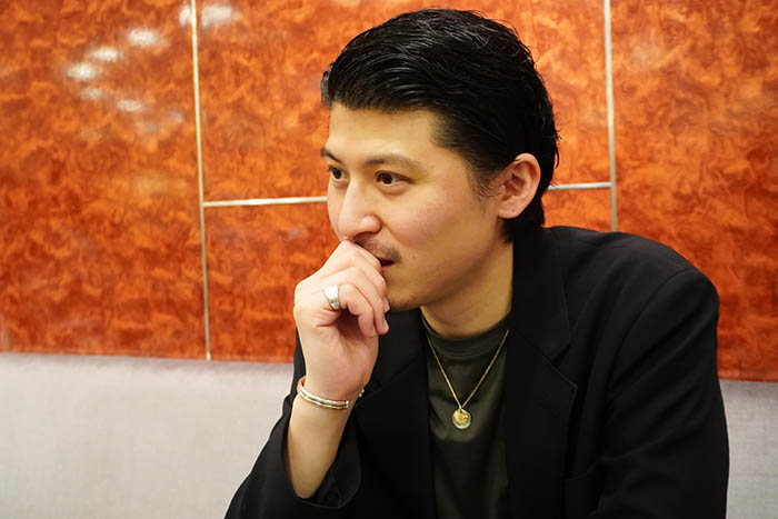 ルクアイーレ店店長 守口さん\r\n\r\n自分を奮い立たせてくれるアルファベット