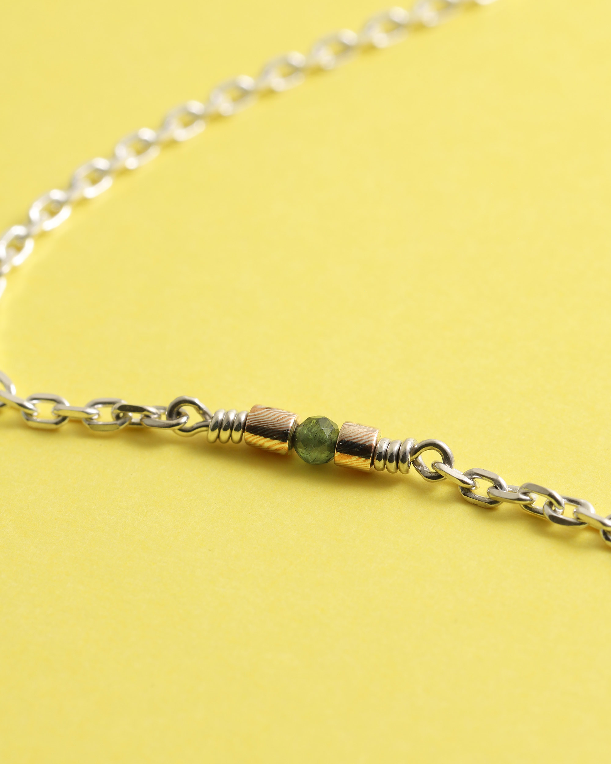 石が持つ意味も魅力的です