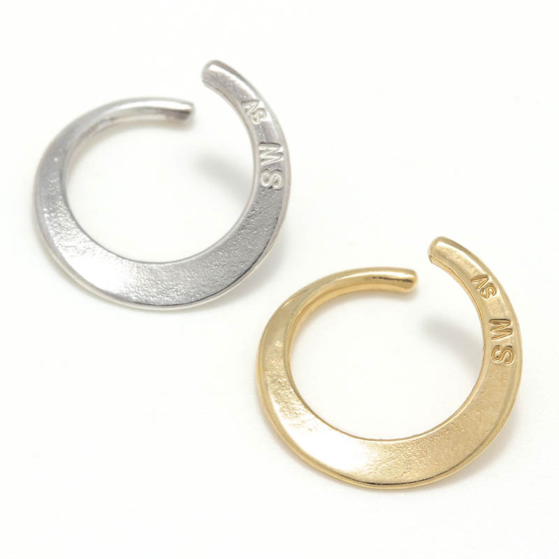 スモールフックピアス