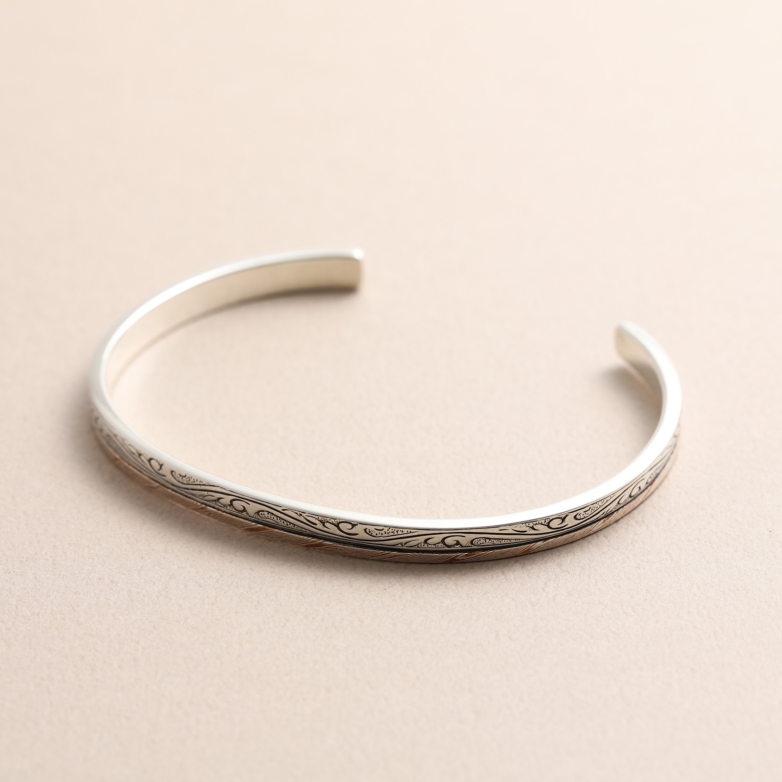 【一点物】リーフカーヴィングチャンネルブレスレット