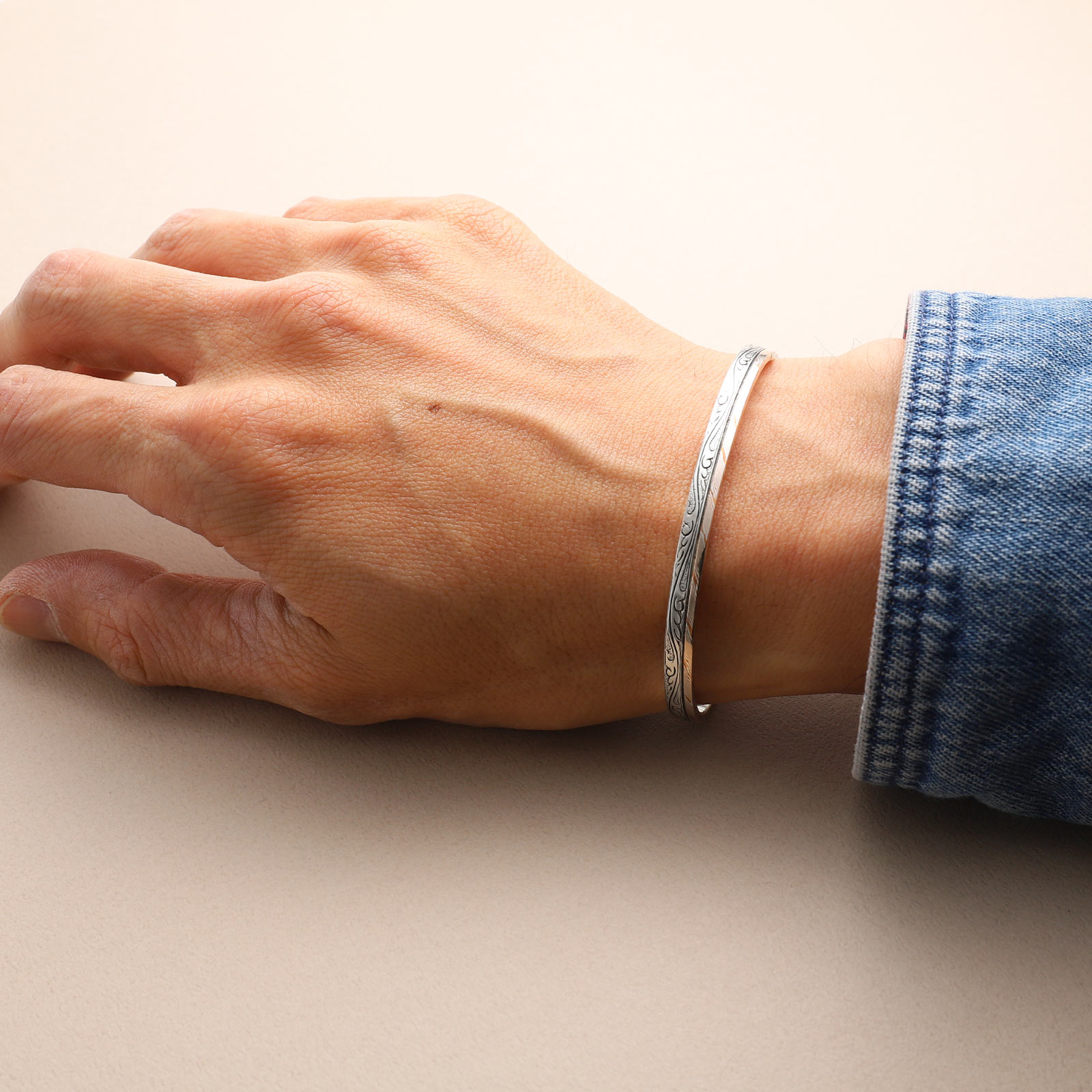 【一点物】リーフカーヴィングチャンネルブレスレット