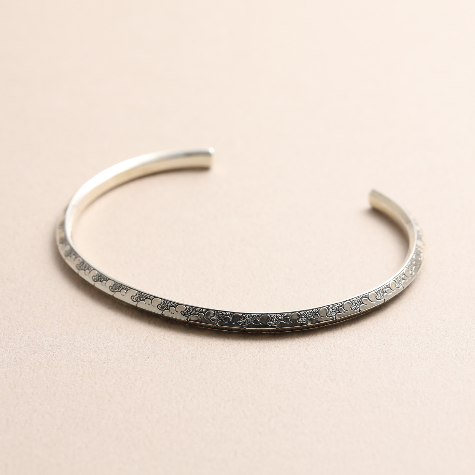 【一点物】トライアングルカーヴドブレスレット