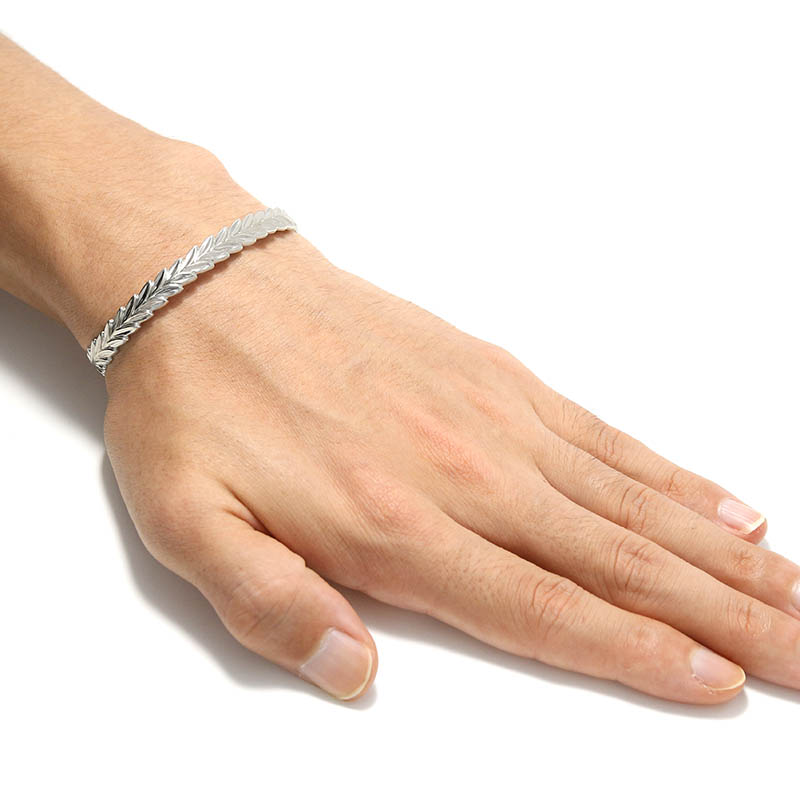Laurel Round Bangle - Silver