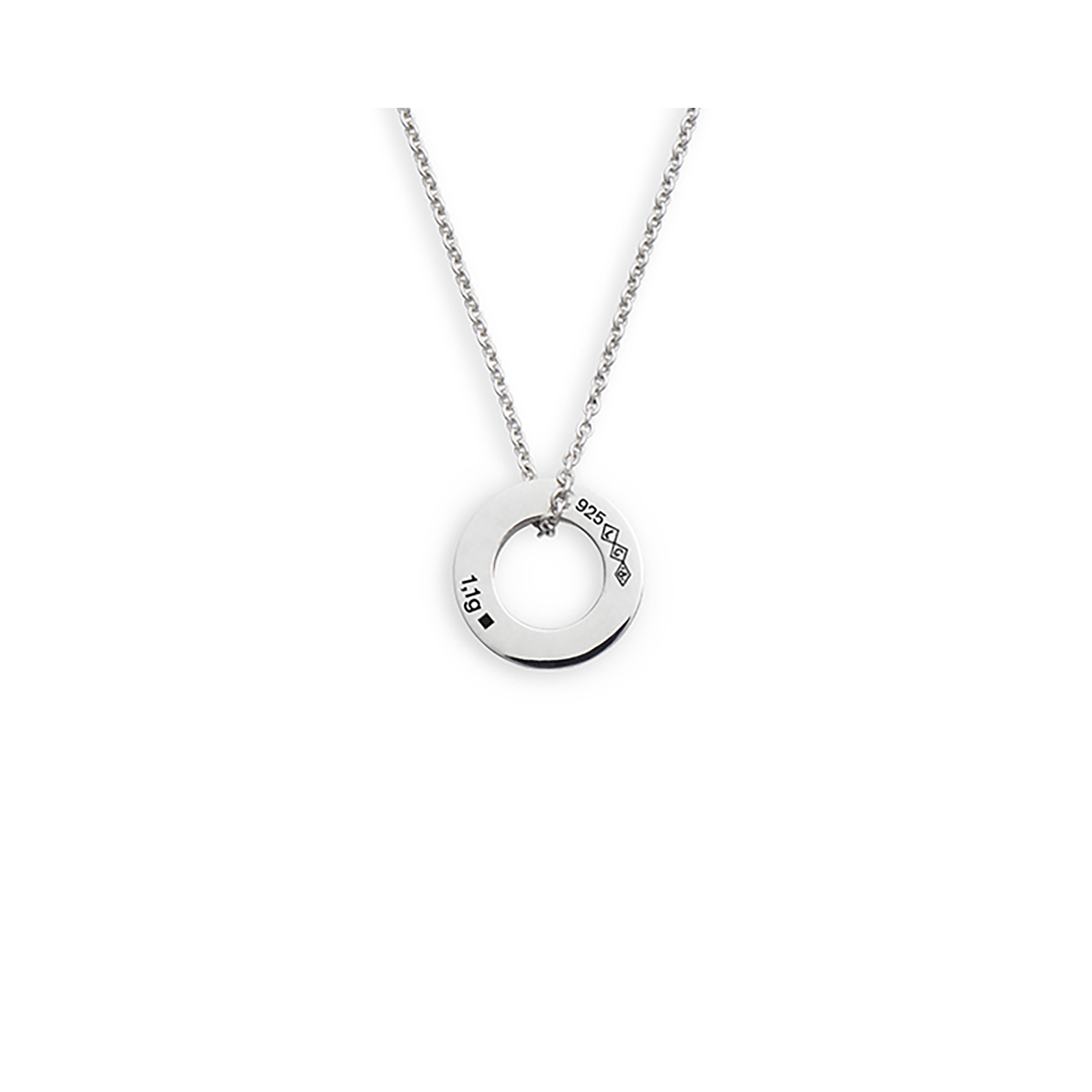 1,1g round pendant with a chain