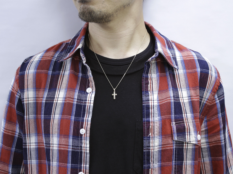 Small Gravity Cross Necklace - K10Yellow Gold w/Diamond