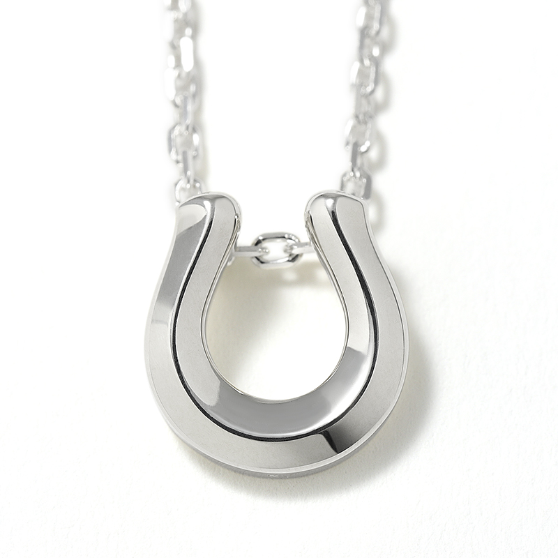 Ridge Horseshoe Necklace - Silver