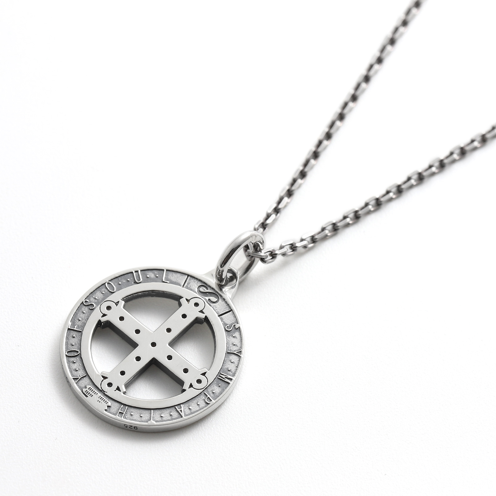 クロスメダルネックレス