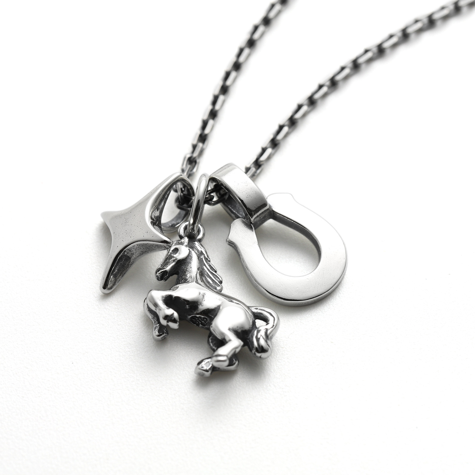 シャイニングホープホースネックレス