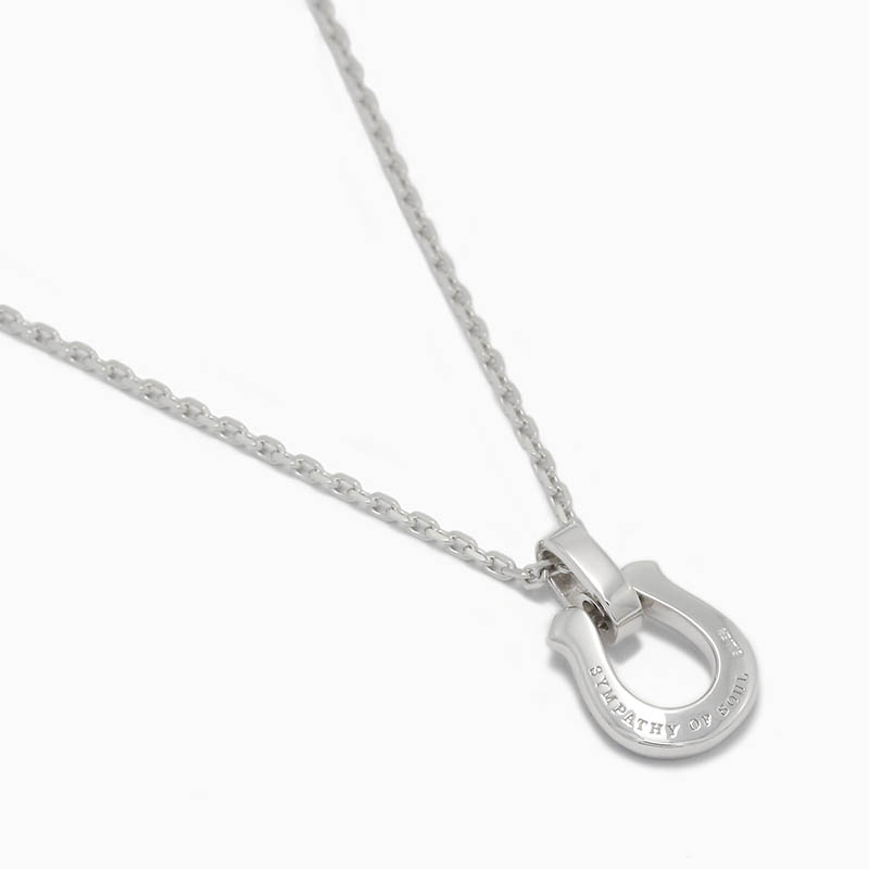 SYMPATHY OF SOUL（シンパシーオブソウル） Medium Horseshoe Pendant 