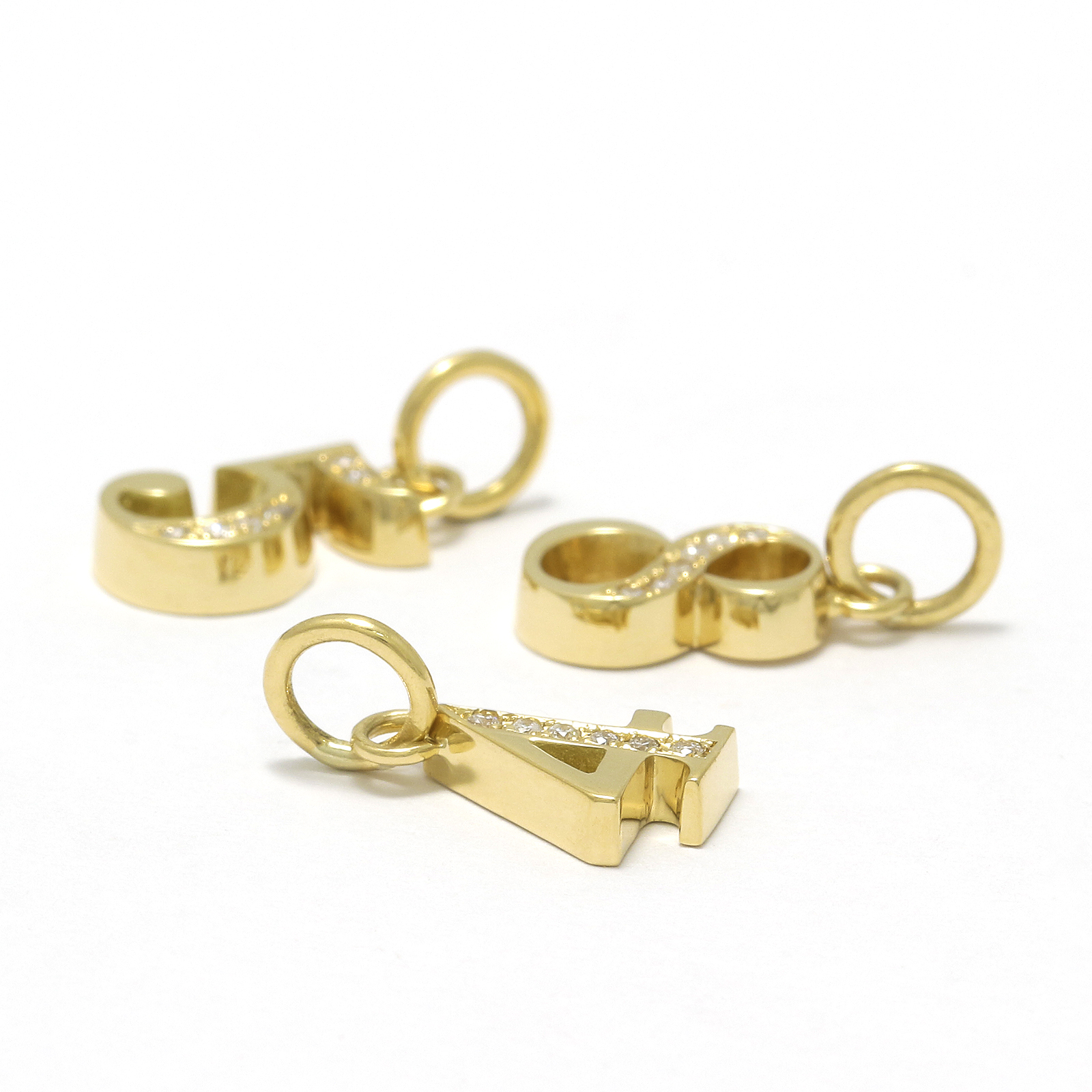 Number Pendant - K18Yellow Gold w/Diamond
