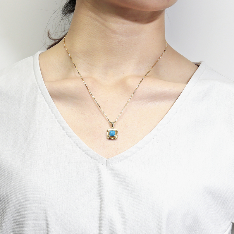 Pyramid Pendant - K18Yellow Gold w/Turquoise