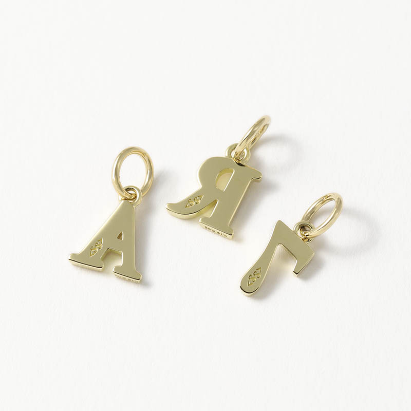 Alphanumeric Charm - K18Yellow Gold w/Diamond