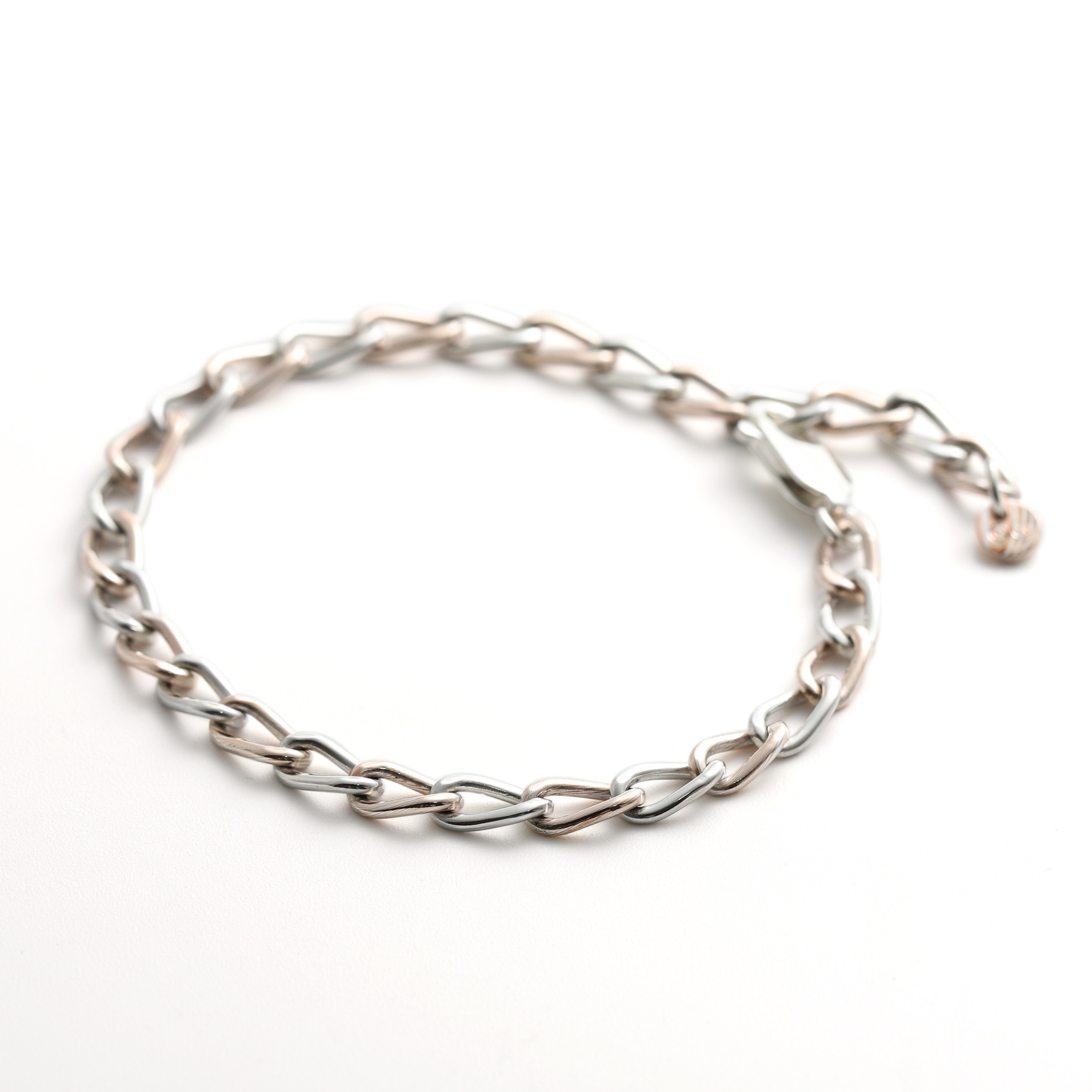 Suman Dhakhwa（スーマンダックワ） Combination Twist Chain Bracelet