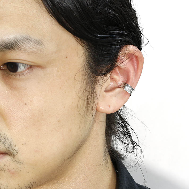 Silver Curvature Ear Cuff