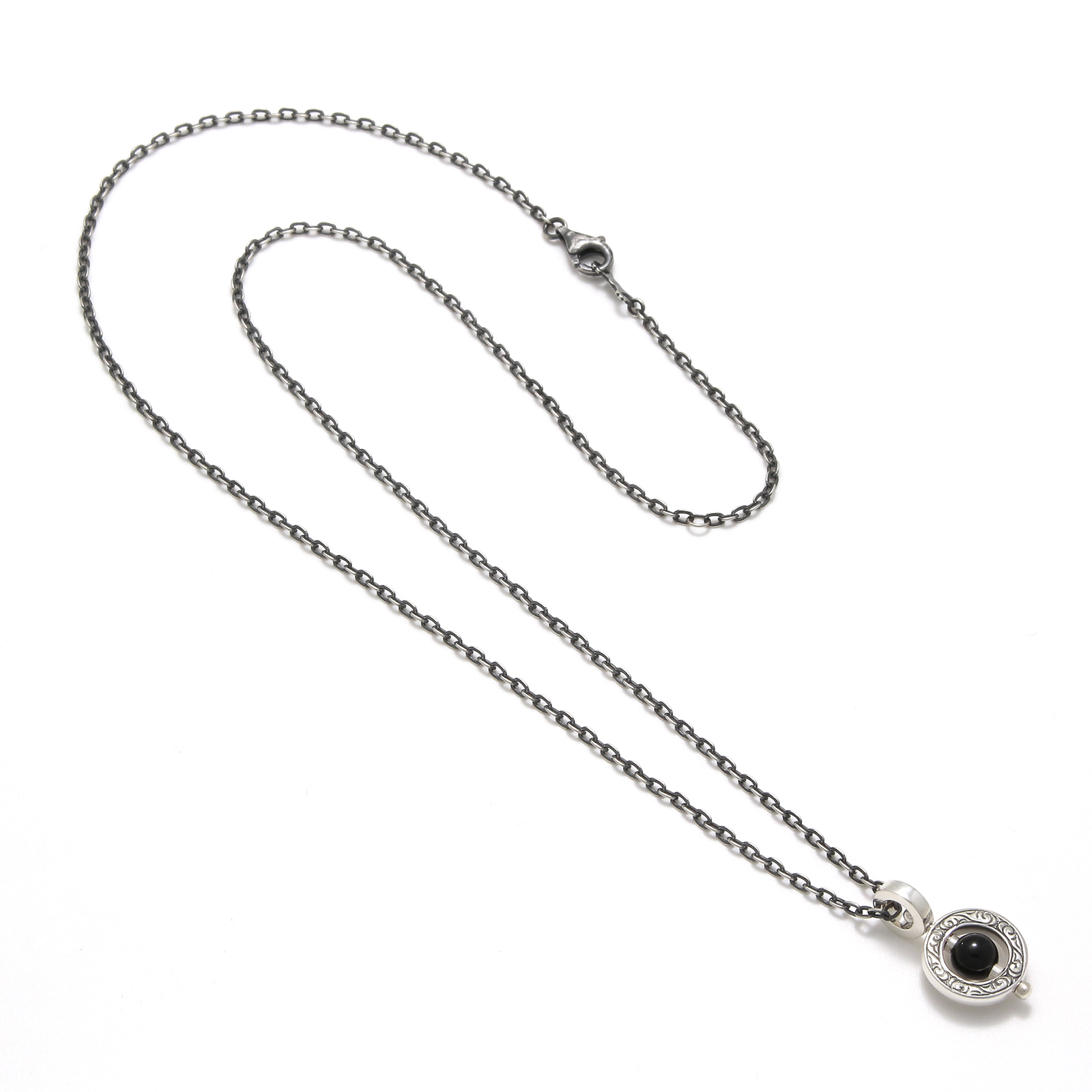 Eternal Carving Bramanda Necklace SV/Onyx