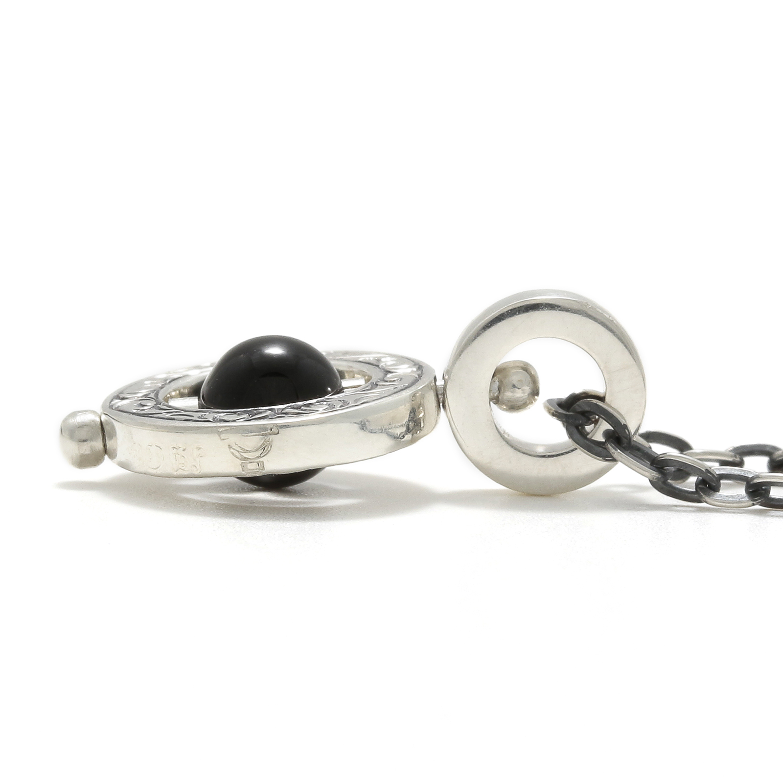 Eternal Carving Bramanda Necklace SV/Onyx