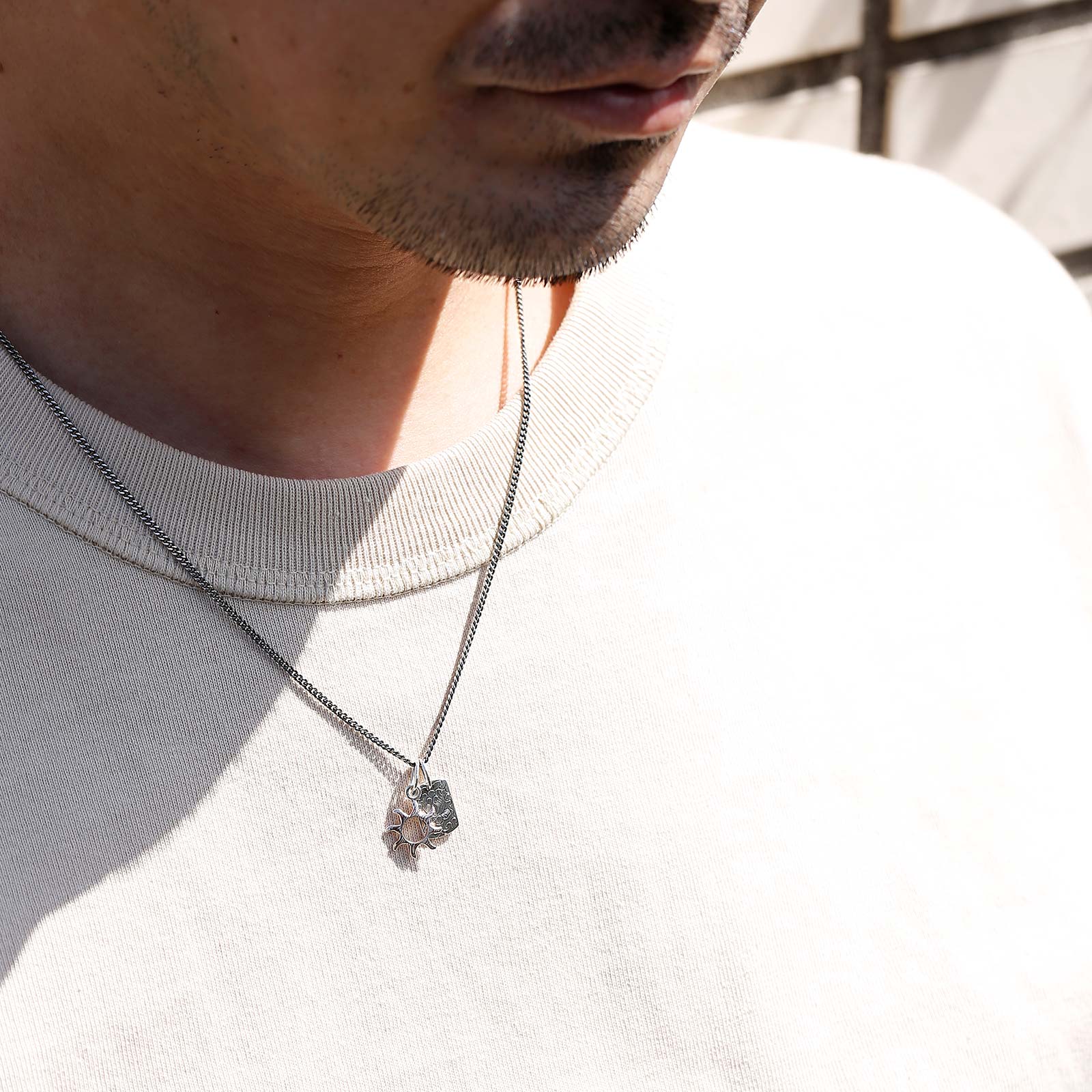 Suman Dhakhwa（スーマンダックワ） Mokume Cross Pendant