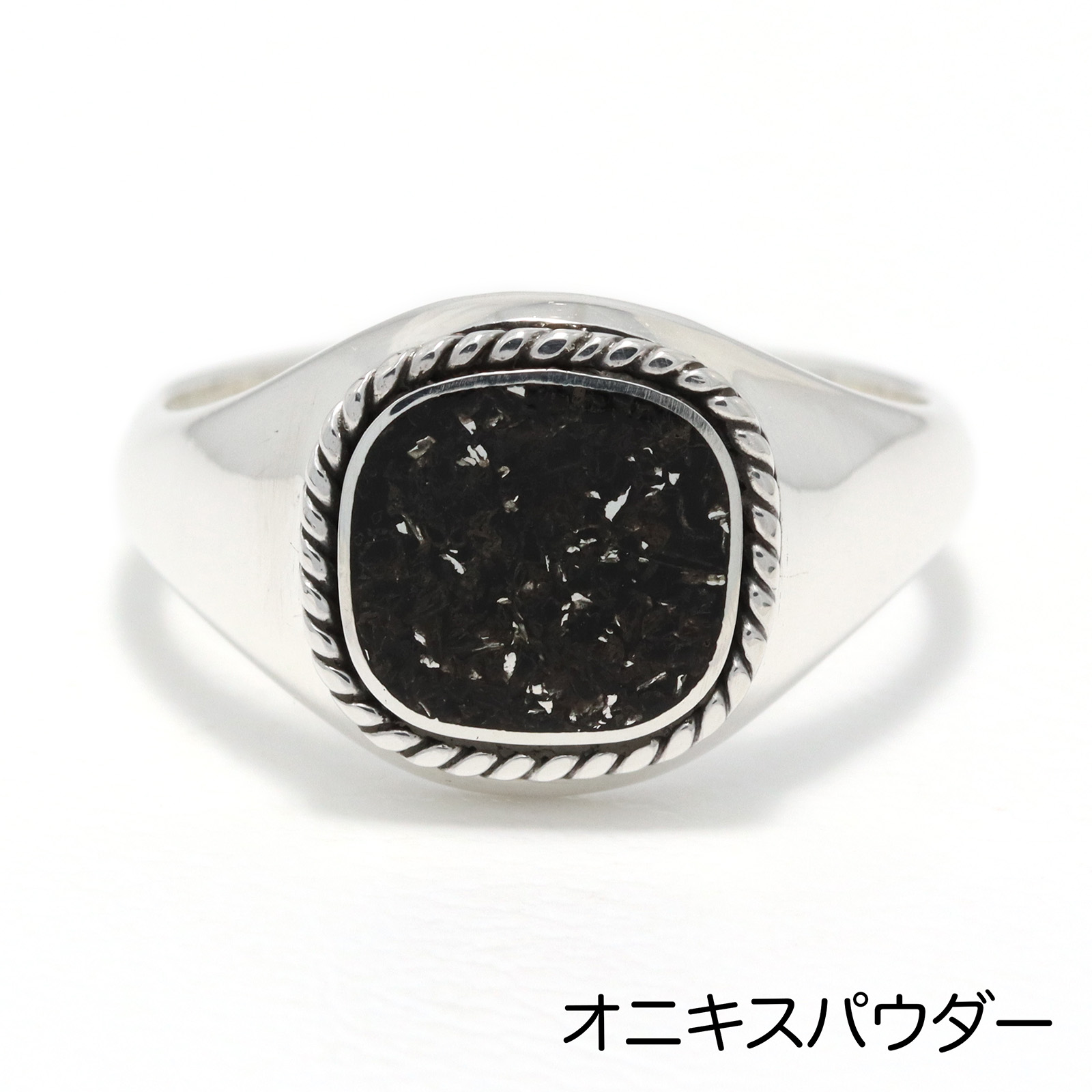 Suman Dhakhwa（スーマンダックワ） Square Signet Ring