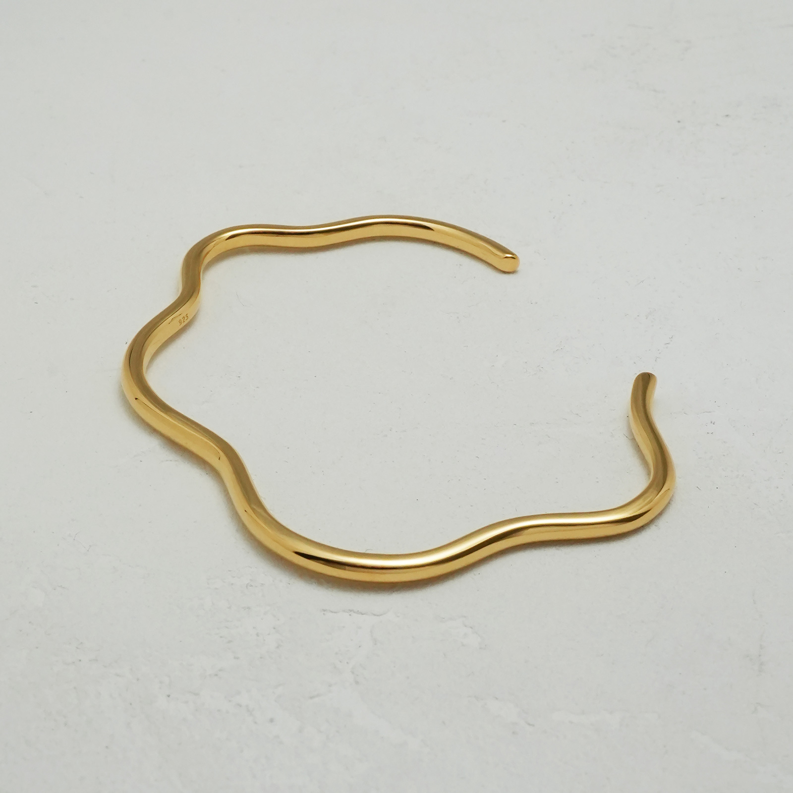 クラウドバングル：ゴールドプレート