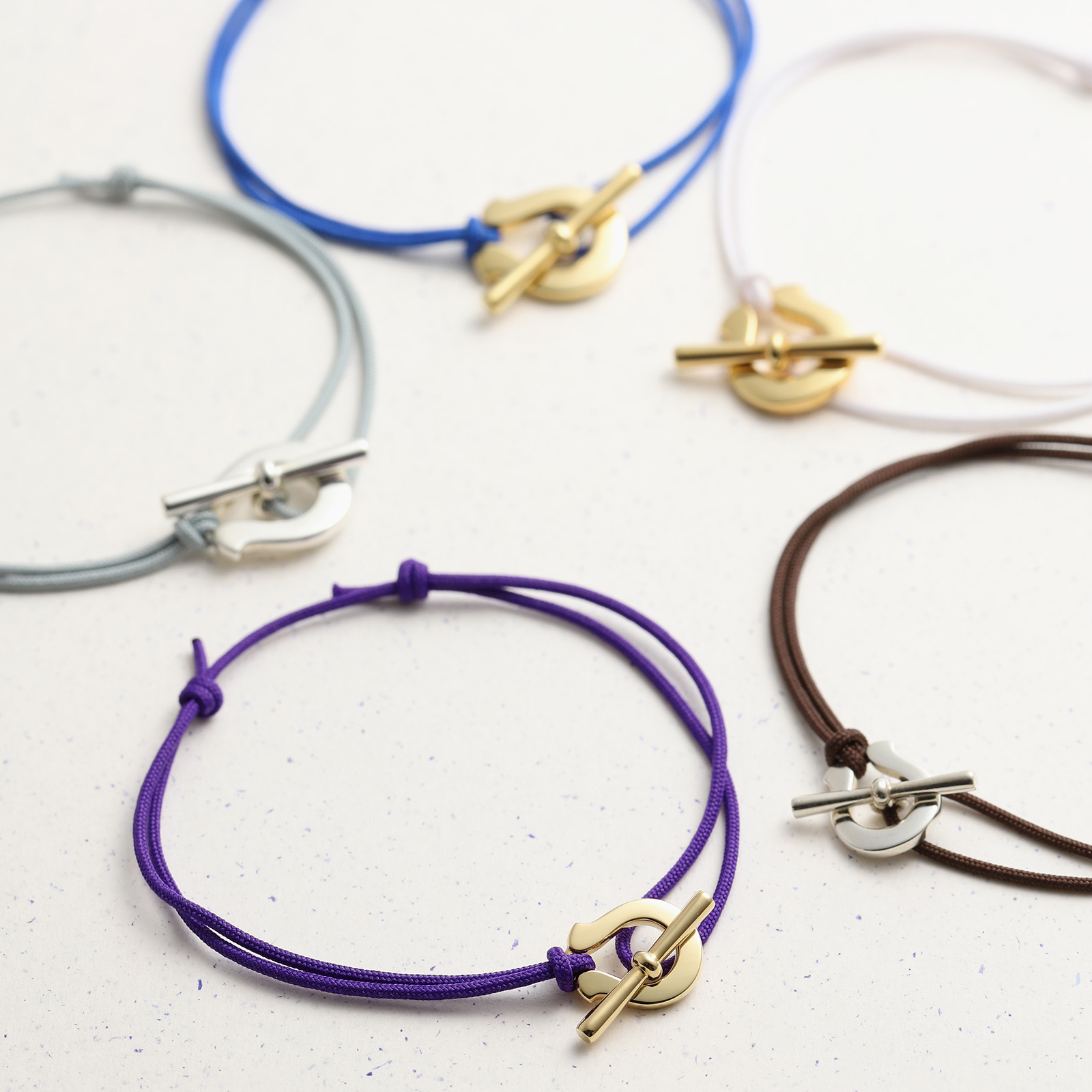 ホースシュートグルコードブレスレット