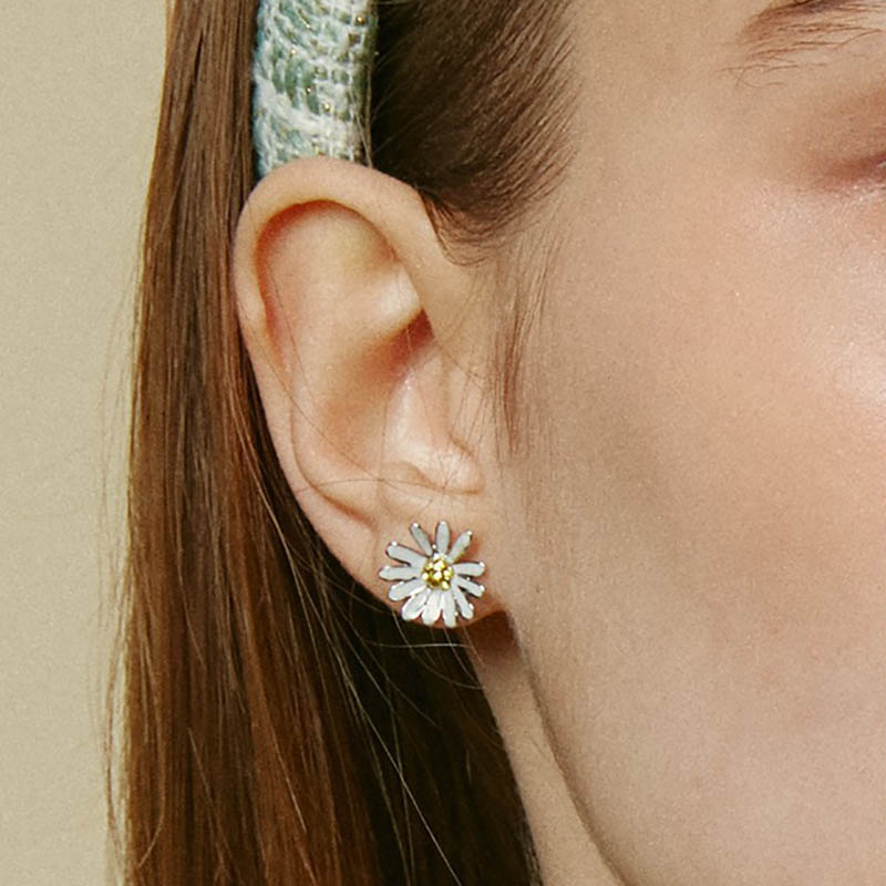 VINTAGE HOLLYWOOD(ヴィンテージハリウッド)MINI DAISY POST EARRING - WHITE(ミニデイジーポストイヤリング - ホワイト)