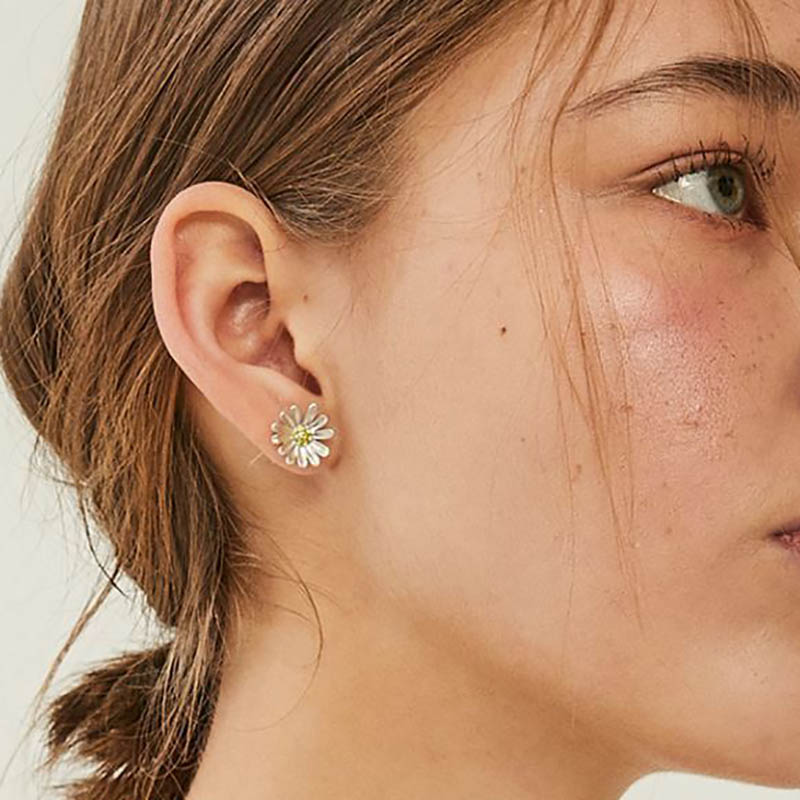 VINTAGE HOLLYWOOD(ヴィンテージハリウッド)MINI DAISY POST EARRING - SILVER(ミニデイジーポストイヤリング - シルバー)