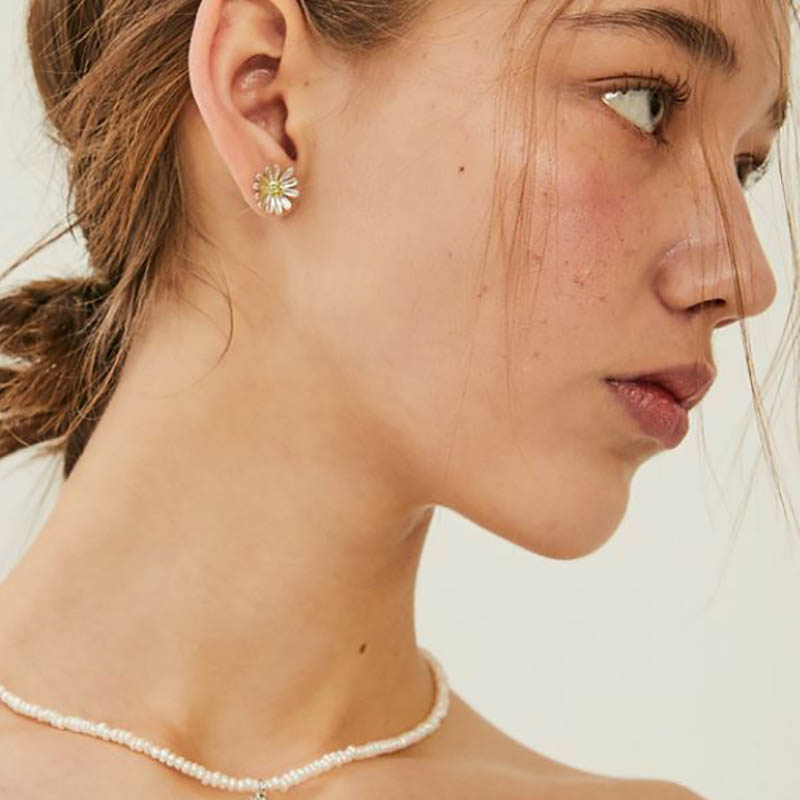 VINTAGE HOLLYWOOD(ヴィンテージハリウッド)MINI DAISY POST EARRING - SILVER(ミニデイジーポストイヤリング - シルバー)